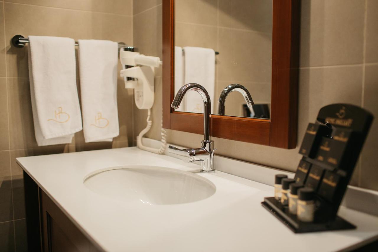 Briliant Hotel Cluj-Napoca Esterno foto