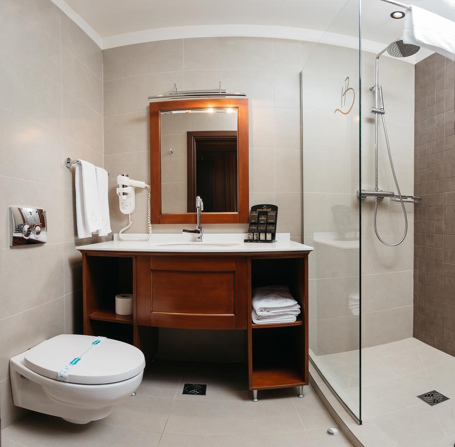 Briliant Hotel Cluj-Napoca Esterno foto