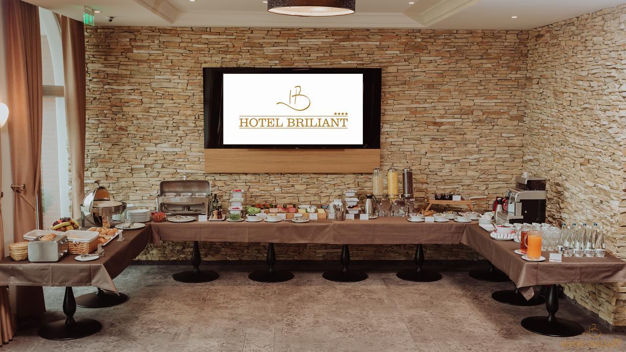 Briliant Hotel Cluj-Napoca Esterno foto